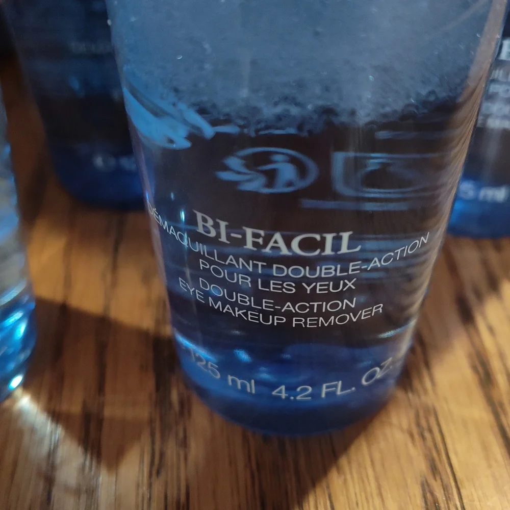 Lancome Eye Makeup Remover - Picture 2 of 4